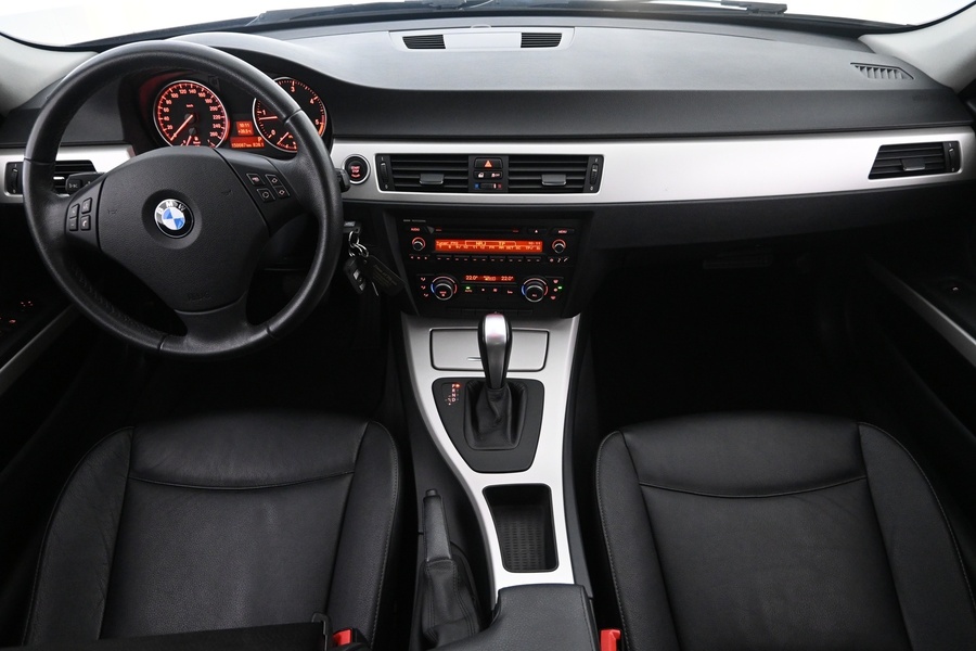 BMW 320 vaihtoauto