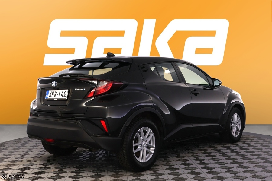 Toyota C-HR vaihtoauto