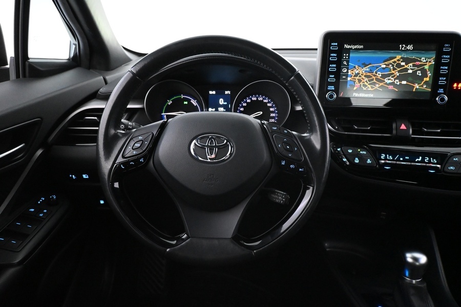 Toyota C-HR vaihtoauto