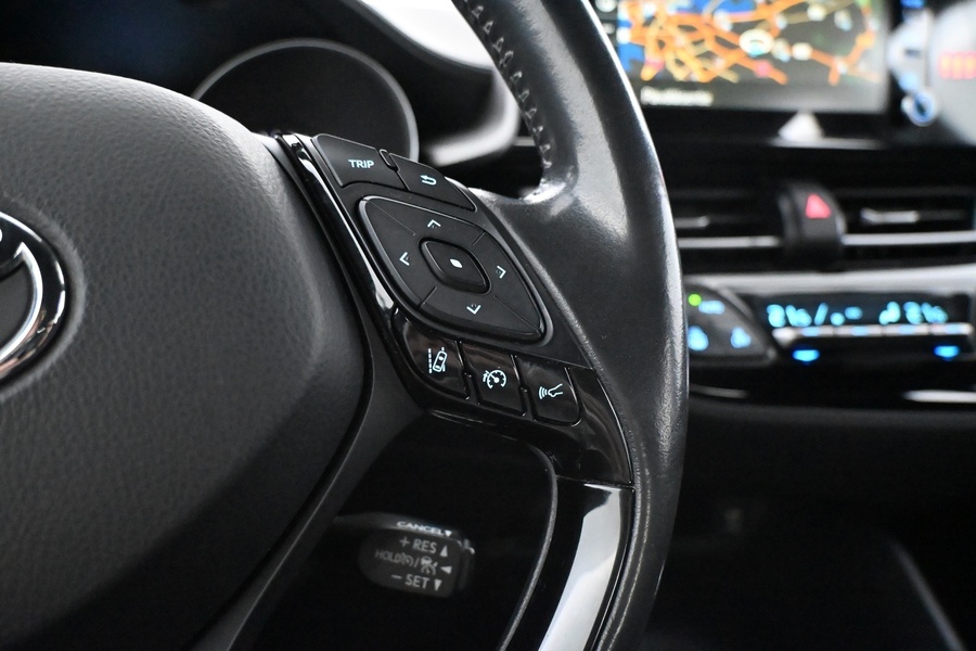 Toyota C-HR vaihtoauto