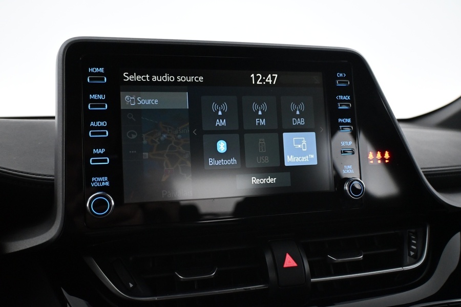 Toyota C-HR vaihtoauto