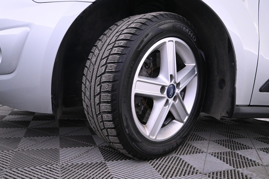 Ford Grand Tourneo Connect vaihtoauto