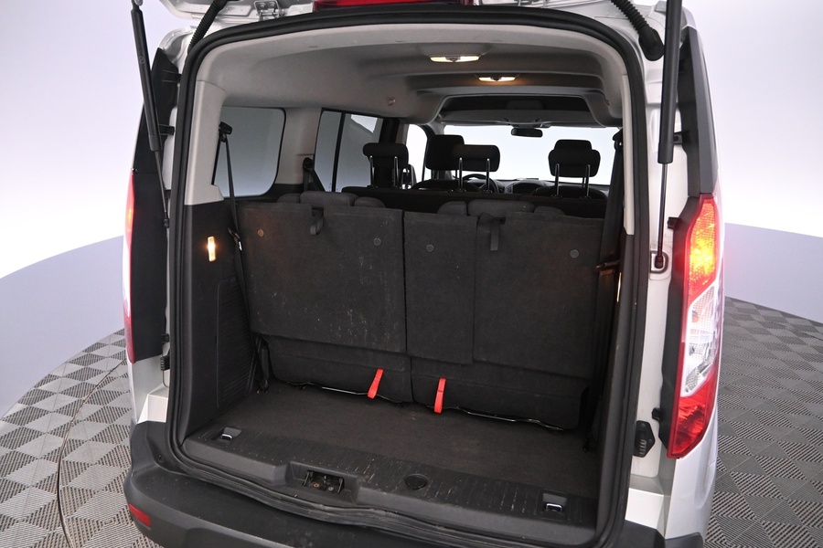 Ford Grand Tourneo Connect vaihtoauto