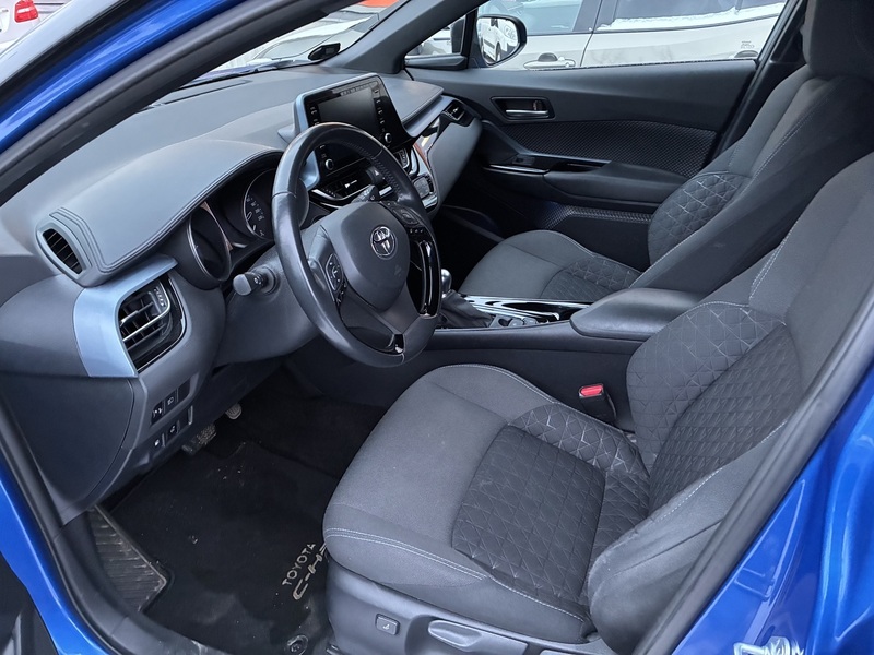 Toyota C-HR vaihtoauto