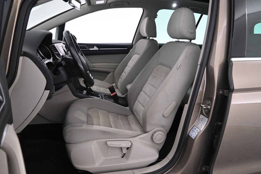 Volkswagen Golf Sportsvan vaihtoauto