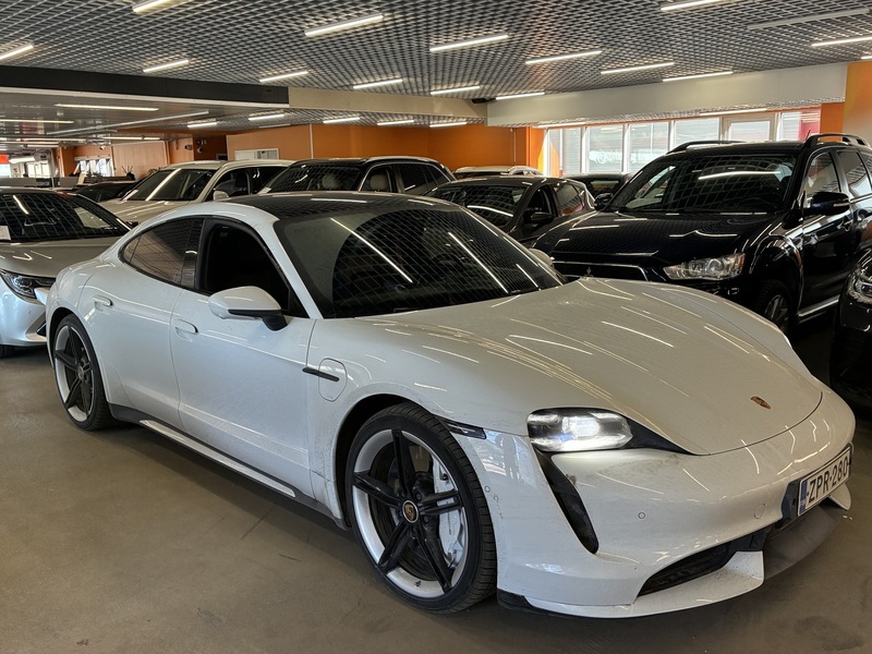 Porsche Taycan vaihtoauto