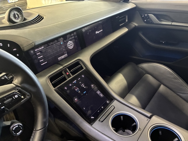 Porsche Taycan vaihtoauto