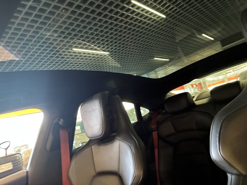 Porsche Taycan vaihtoauto