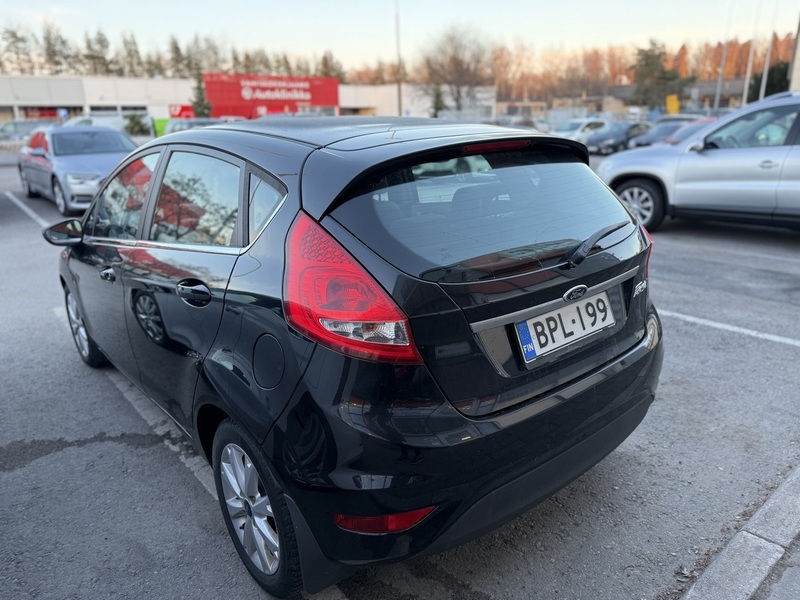 Ford Fiesta vaihtoauto
