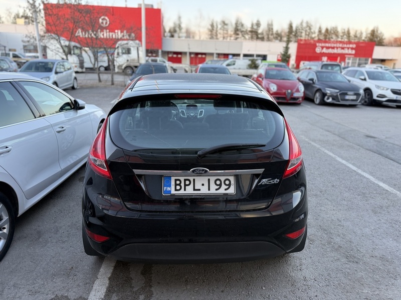 Ford Fiesta vaihtoauto