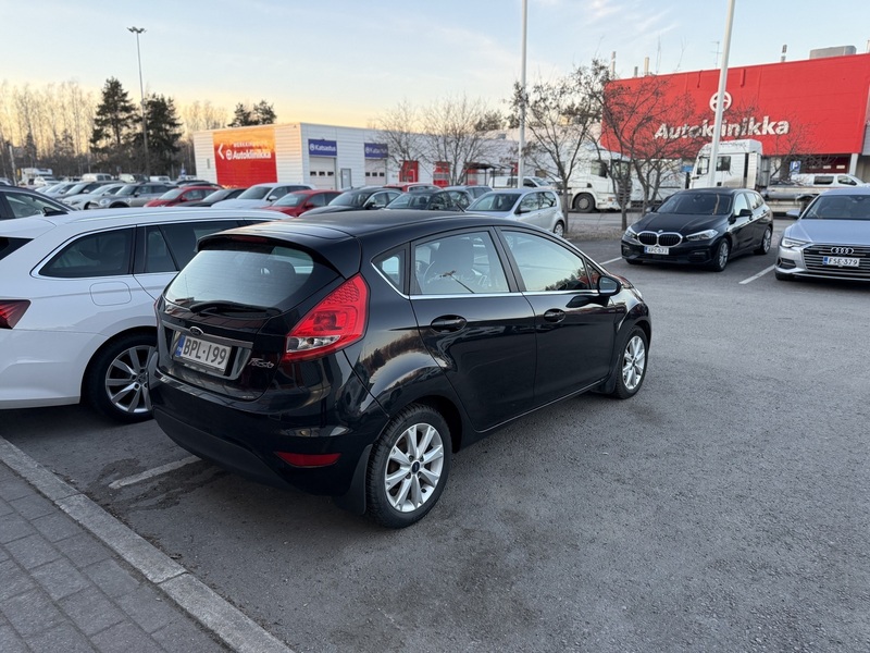 Ford Fiesta vaihtoauto
