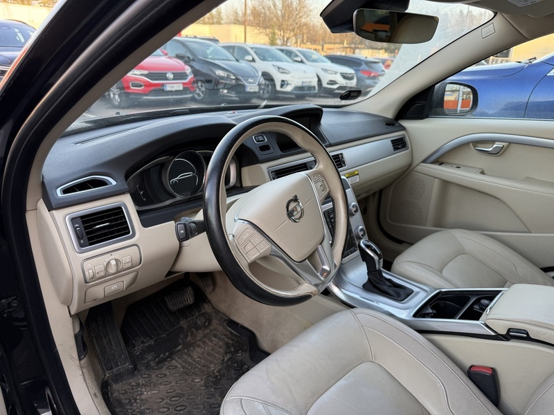 Volvo V70 vaihtoauto