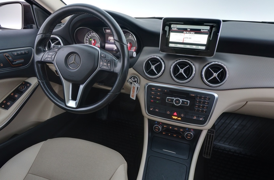 Mercedes-Benz GLA vaihtoauto