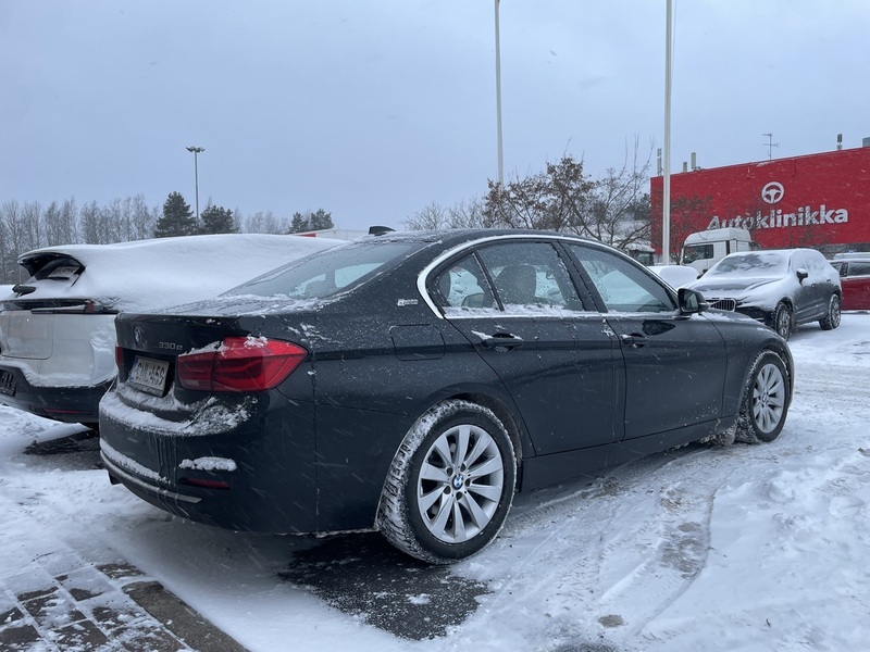 BMW 330 vaihtoauto