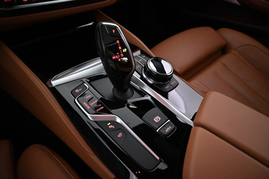 BMW M550i vaihtoauto