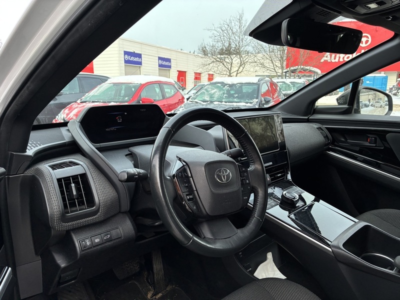 Toyota bZ4X vaihtoauto