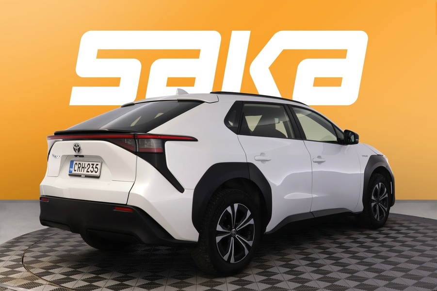 Toyota bZ4X vaihtoauto