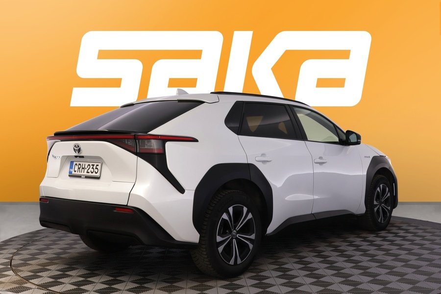 Toyota bZ4X vaihtoauto