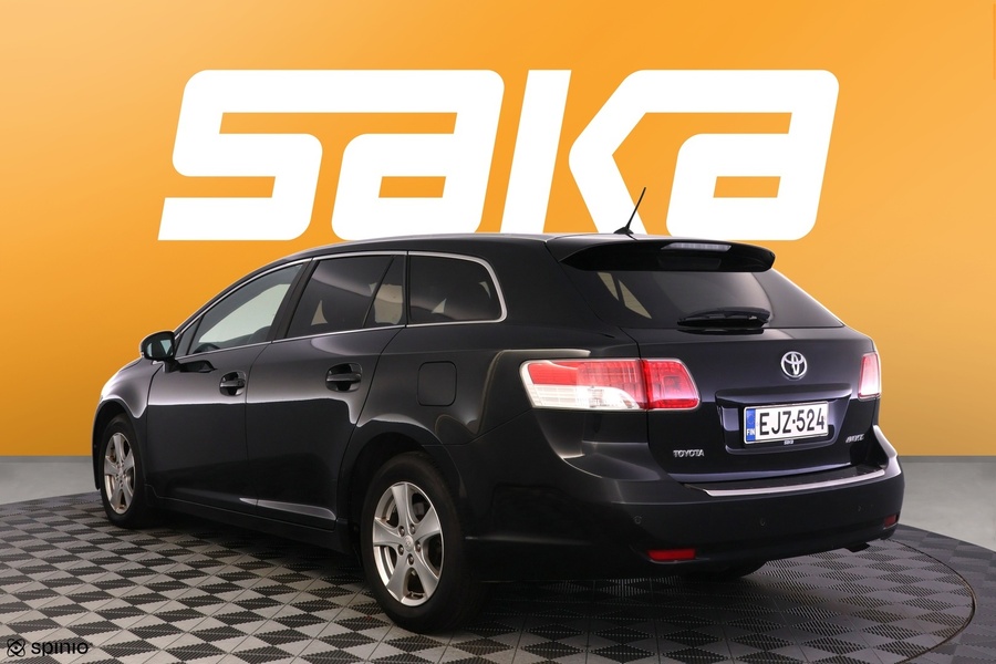 Toyota Avensis vaihtoauto