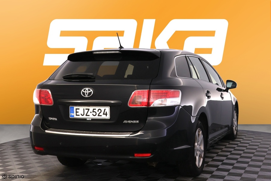 Toyota Avensis vaihtoauto