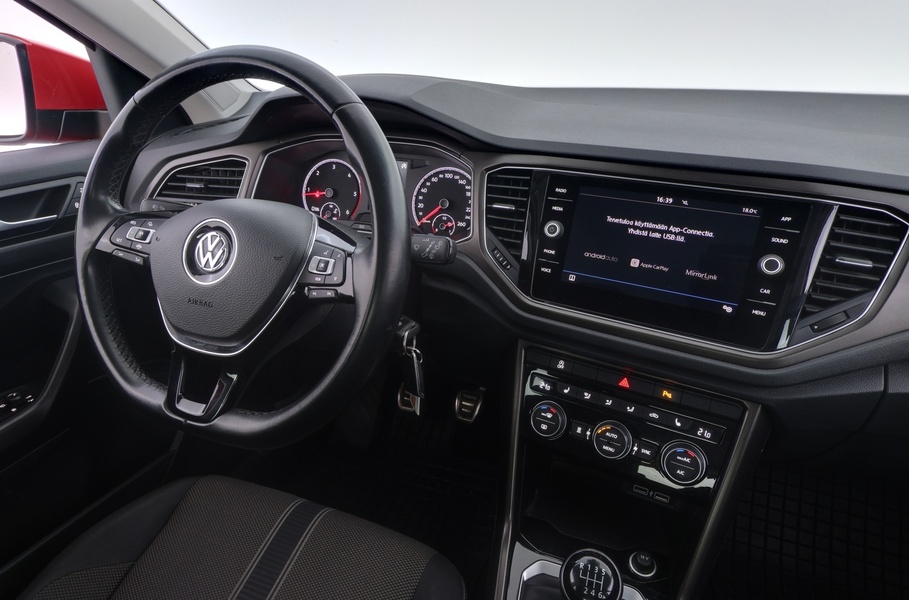 Volkswagen T-Roc vaihtoauto