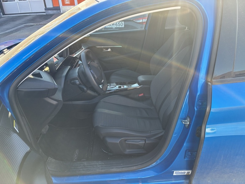 Peugeot e-208 vaihtoauto