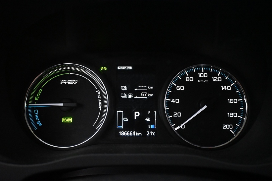 Mitsubishi Outlander PHEV vaihtoauto