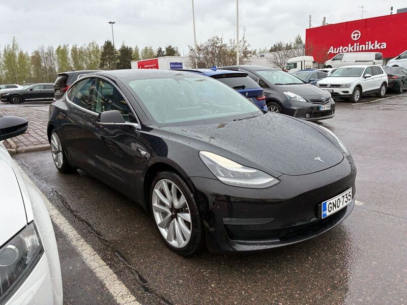 Tesla Model 3 vaihtoauto