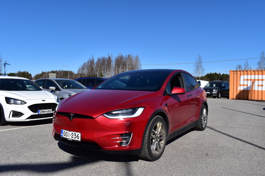 Tesla Model X vaihtoauto