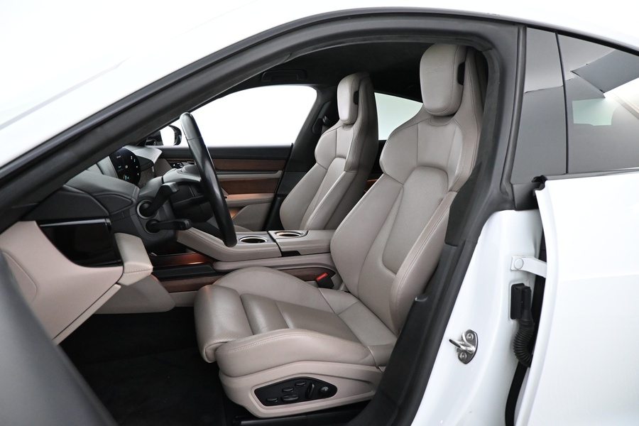 Porsche Taycan vaihtoauto