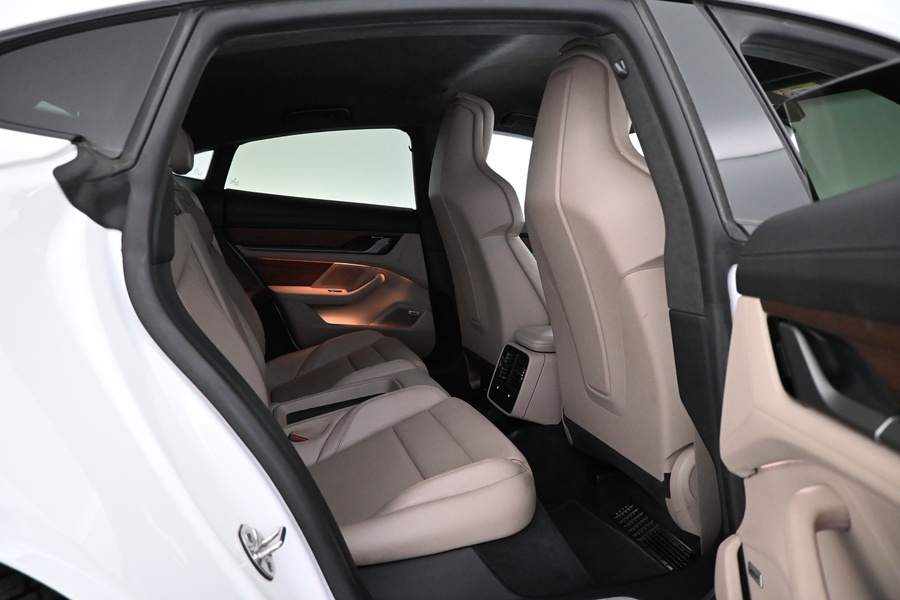 Porsche Taycan vaihtoauto