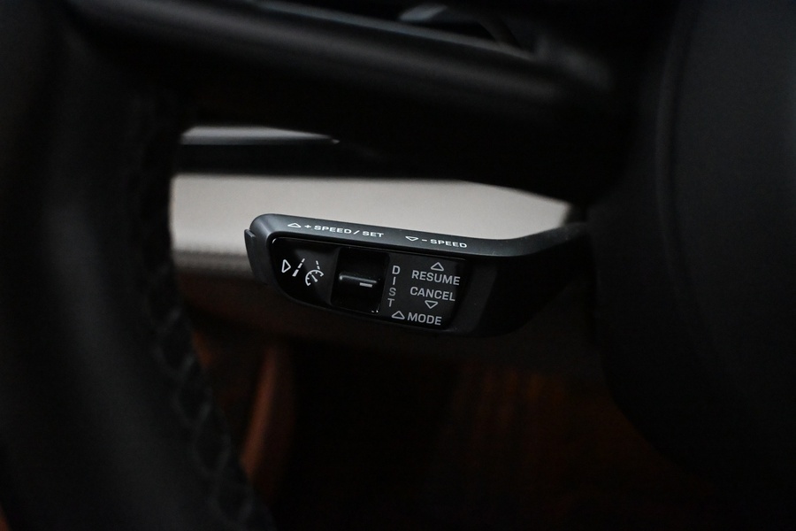 Porsche Taycan vaihtoauto