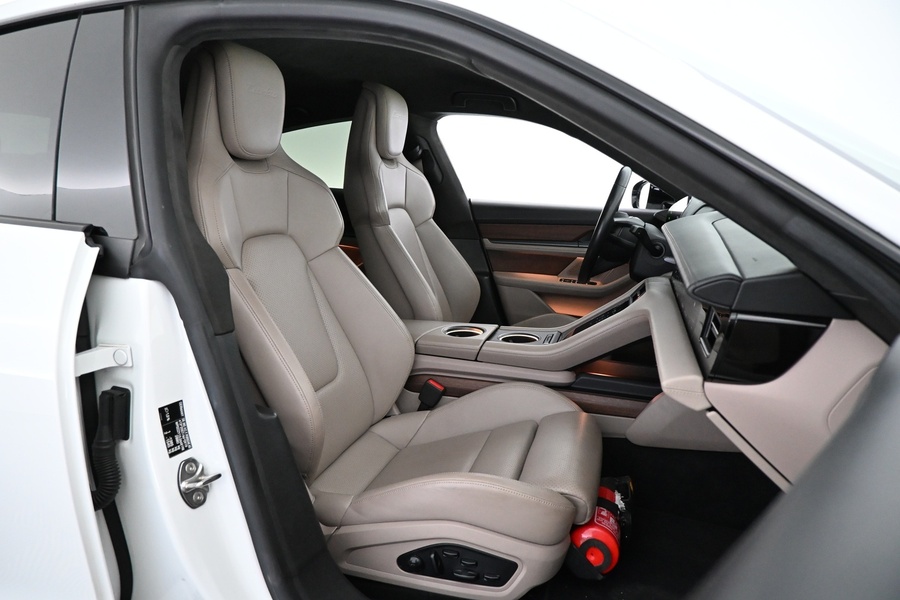 Porsche Taycan vaihtoauto
