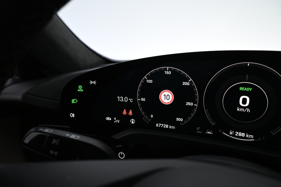 Porsche Taycan vaihtoauto