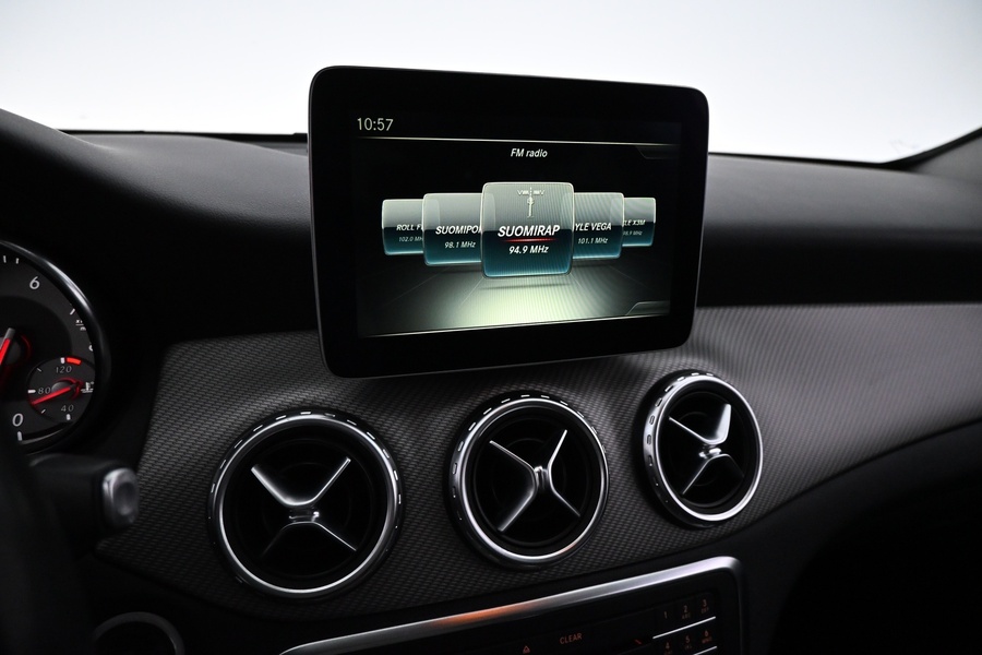 Mercedes-Benz GLA vaihtoauto