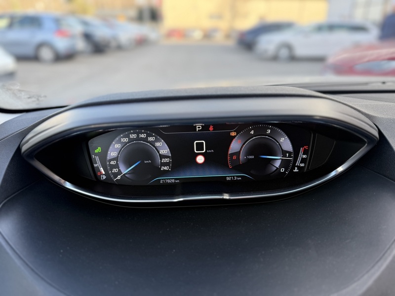 Peugeot 5008 vaihtoauto