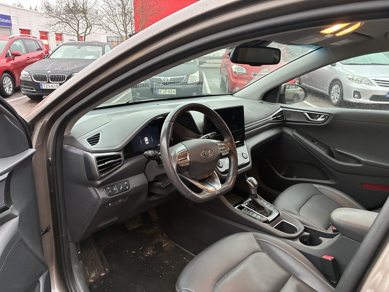 Hyundai IONIQ hybrid vaihtoauto