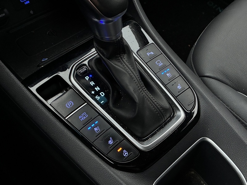 Hyundai IONIQ hybrid vaihtoauto