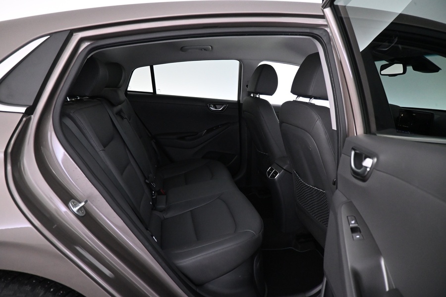 Hyundai IONIQ hybrid vaihtoauto