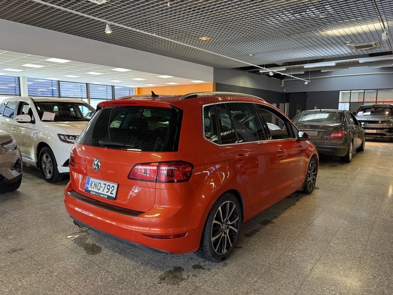 Volkswagen Golf Sportsvan vaihtoauto