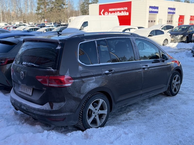 Volkswagen Touran vaihtoauto