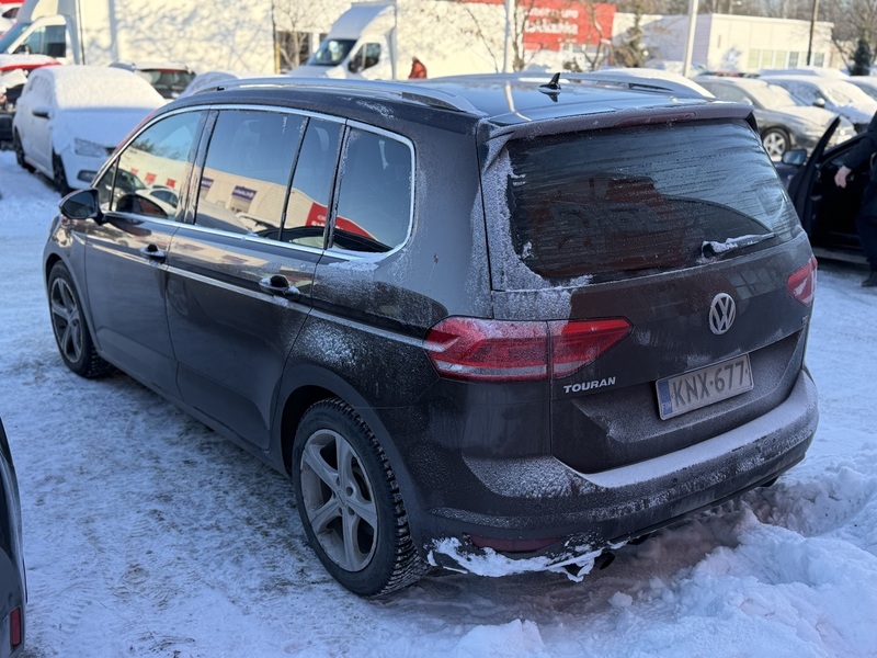 Volkswagen Touran vaihtoauto