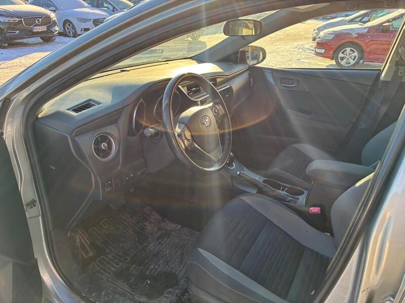 Toyota Auris vaihtoauto