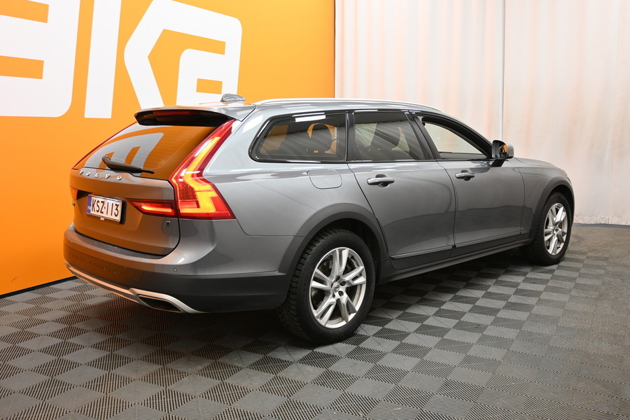 Volvo V90 Cross Country vaihtoauto