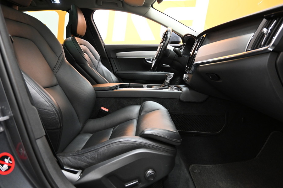 Volvo V90 Cross Country vaihtoauto