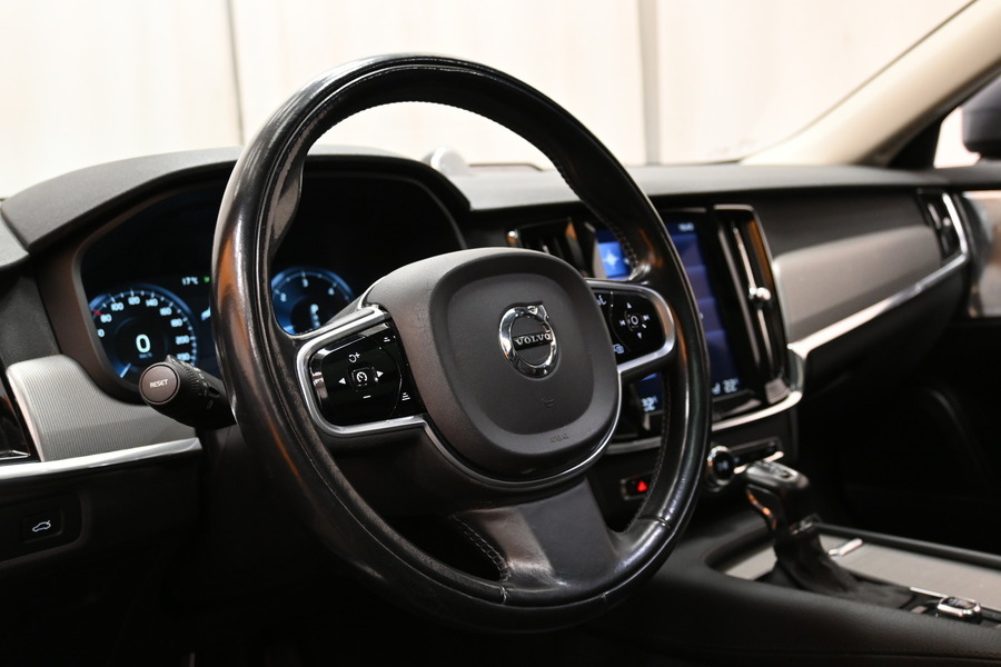 Volvo V90 Cross Country vaihtoauto