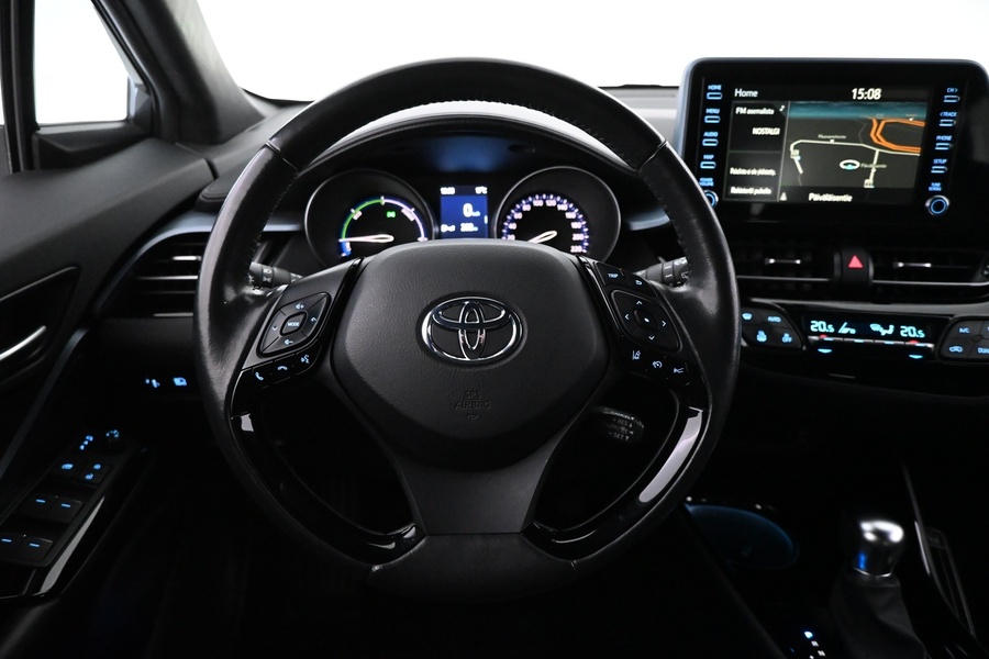 Toyota C-HR vaihtoauto