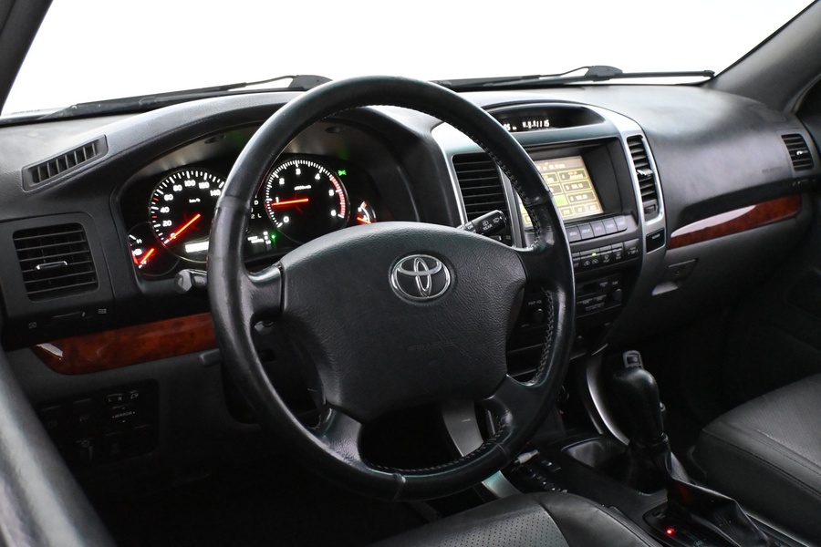 Toyota Land Cruiser vaihtoauto