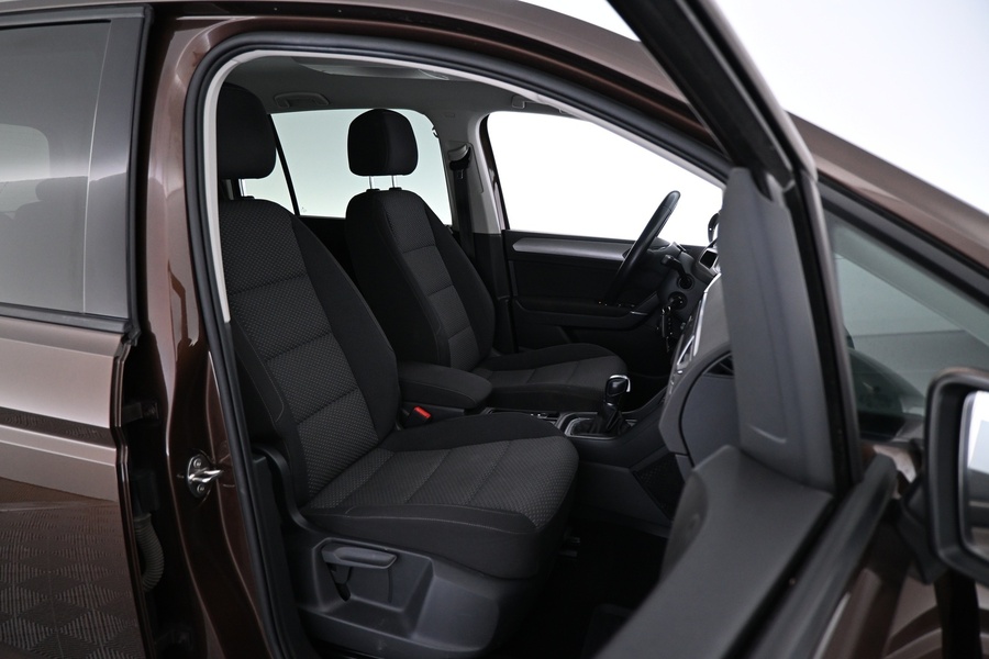 Volkswagen Touran vaihtoauto