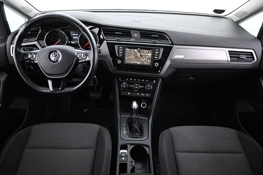 Volkswagen Touran vaihtoauto